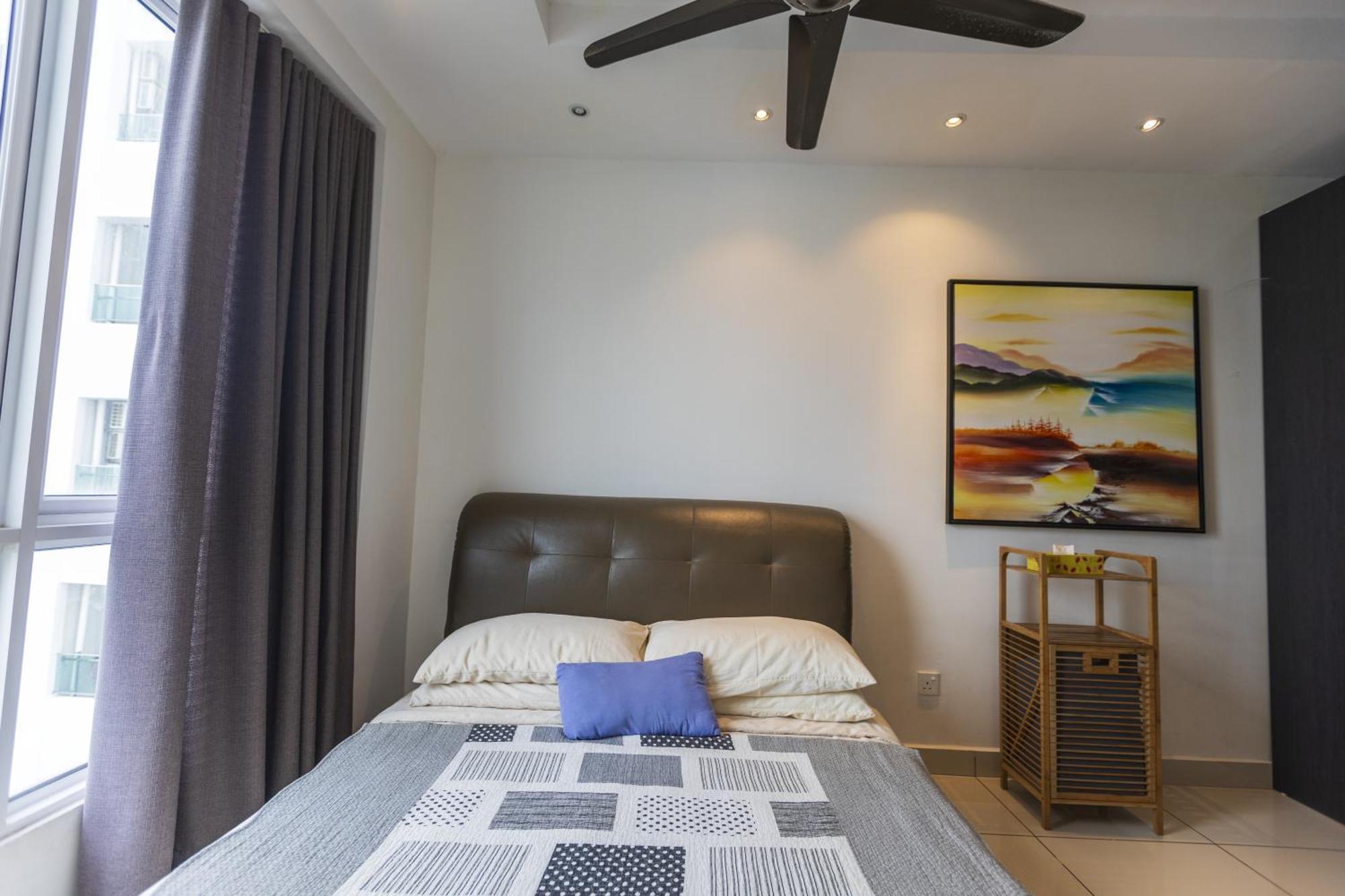 Sky Suites George Town Bagian luar foto